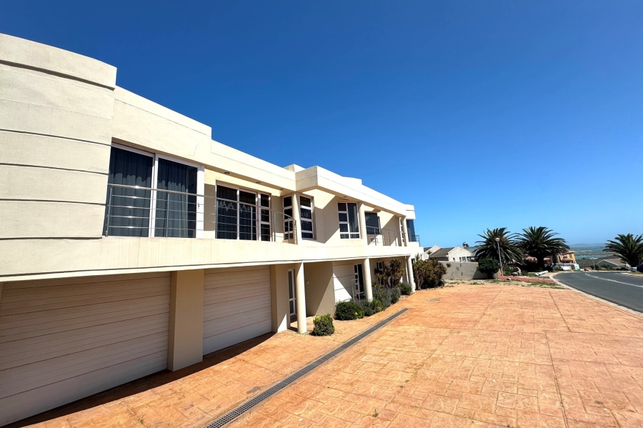 6 Bedroom Property for Sale in Myburgh Park Western Cape